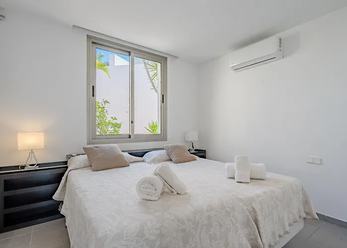 Caterina, Luxury With Heated Pool Ocean View In Adeje, Tenerife *