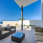 Вилла Caterina, Luxury With Heated Pool Ocean View In Adeje, Tenerife