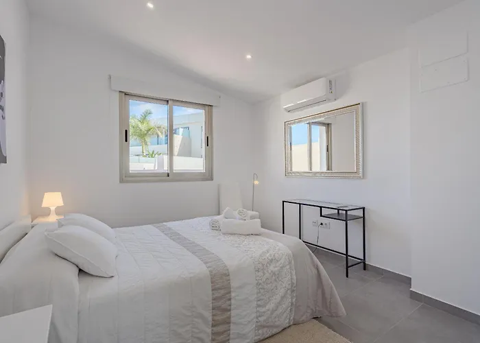 Caterina, Luxury With Heated Pool Ocean View In Adeje, Tenerife 别墅 *